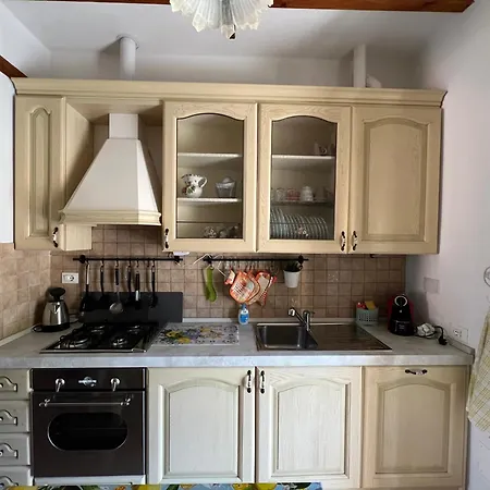 A Casa Di Nonna Elza Апартаменты *